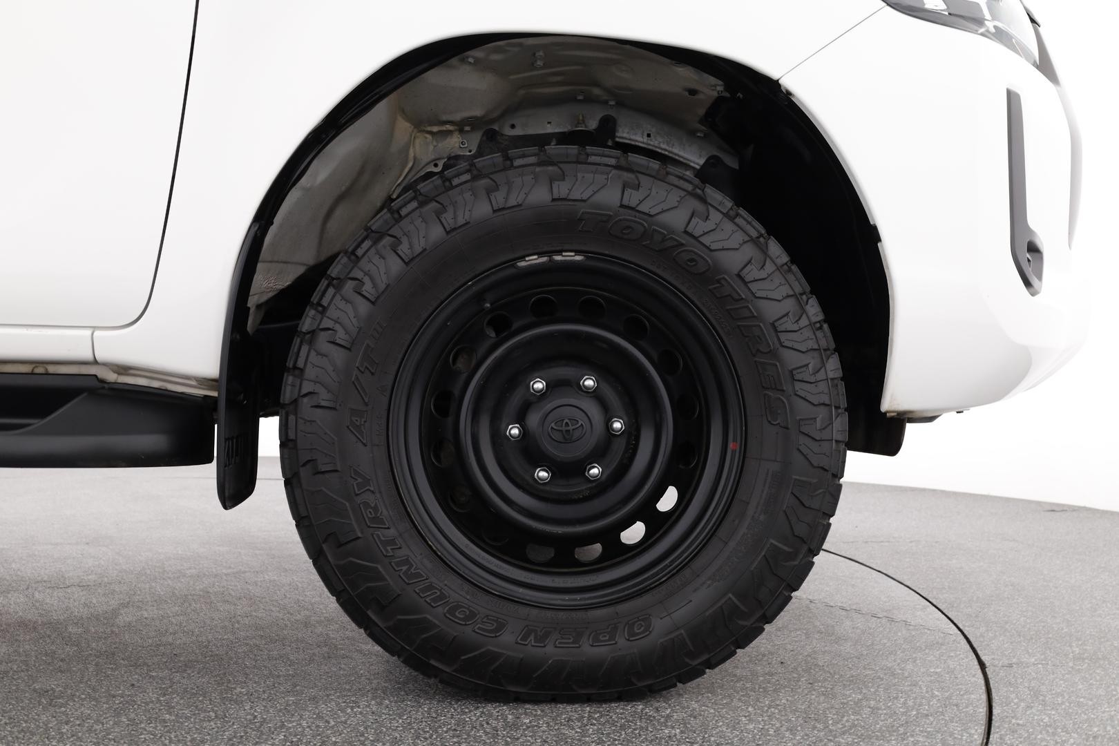 Toyota Hilux image 3