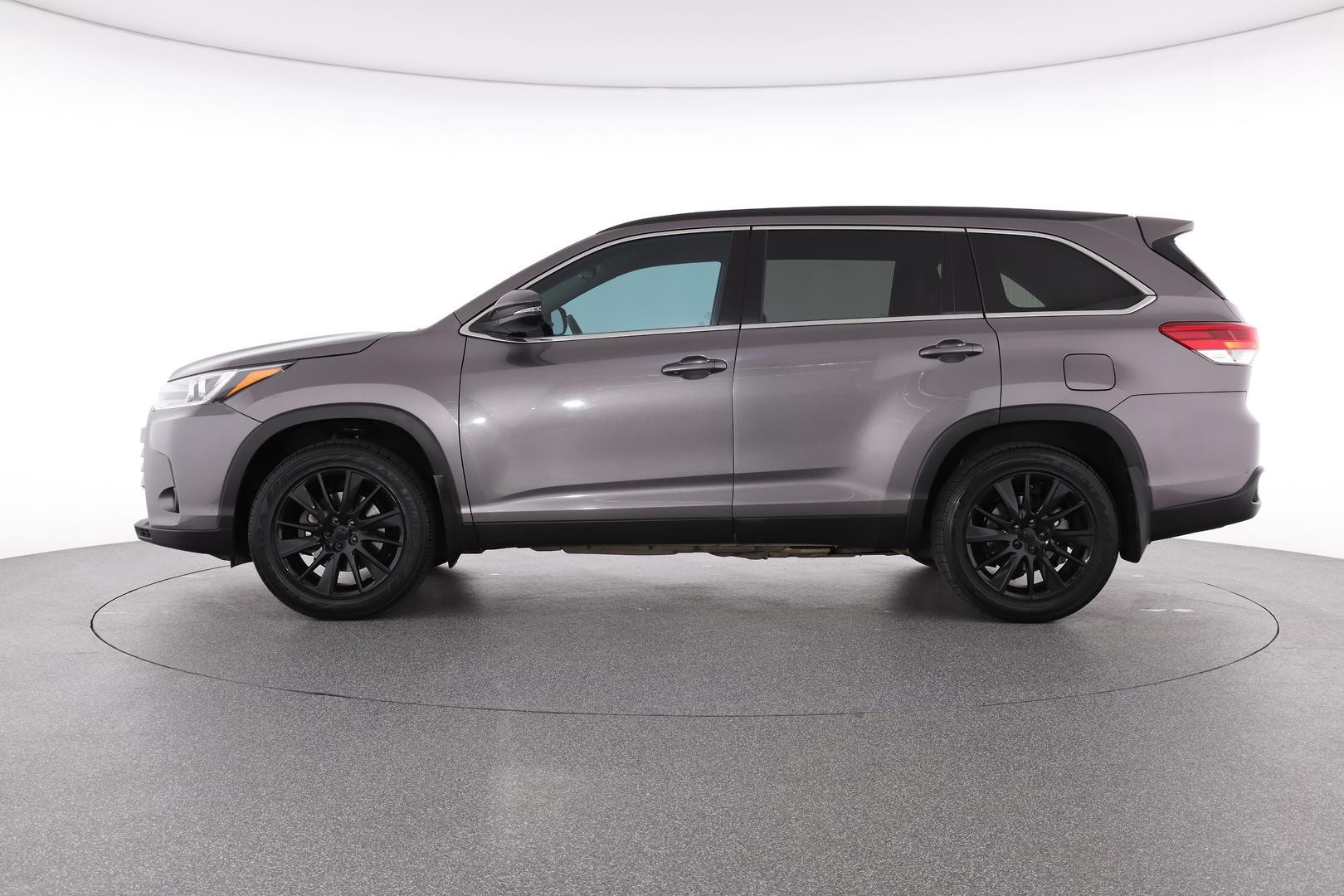 Toyota Kluger image 3