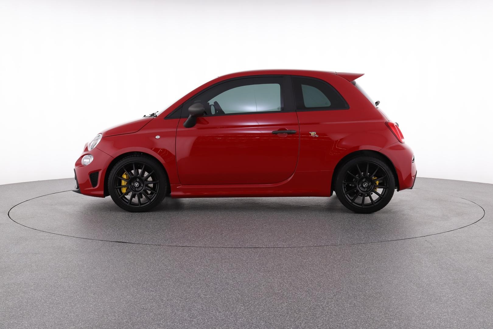 Abarth 695 image 3
