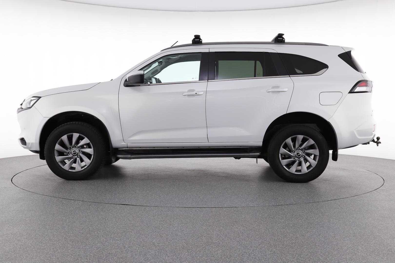 Isuzu Mu-x image 3