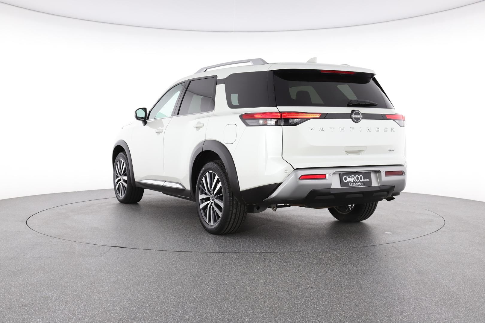 Nissan Pathfinder image 4