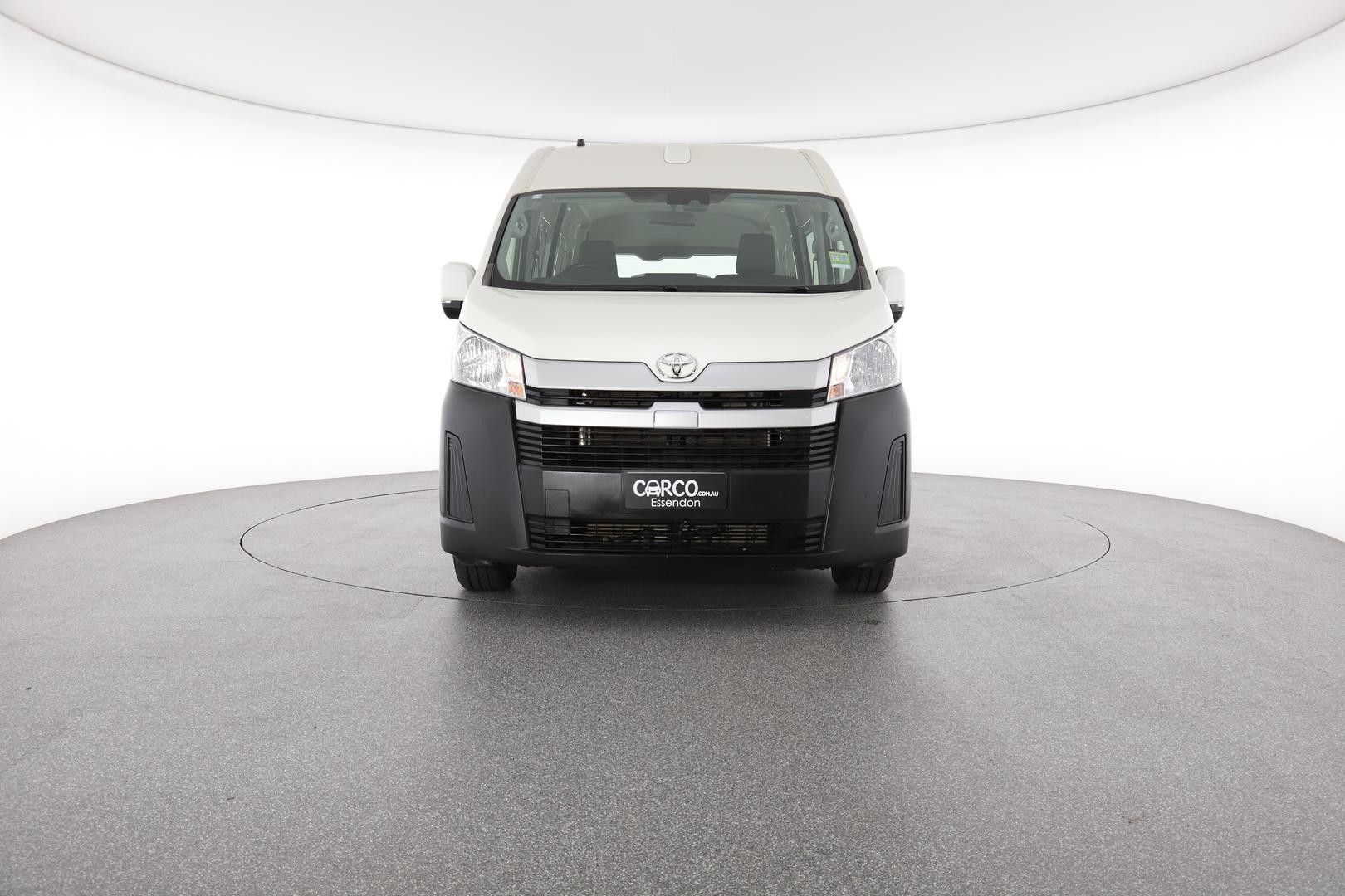 Toyota Hiace image 2