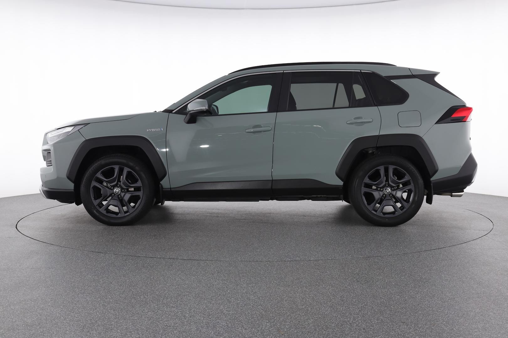 Toyota Rav4 image 3