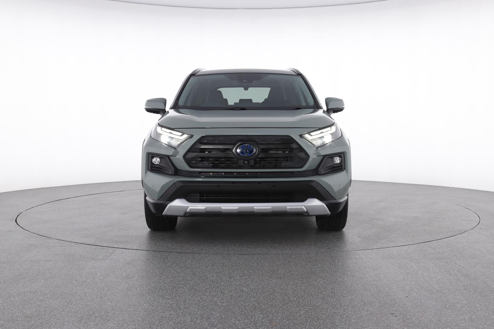 Toyota Rav4 image 2