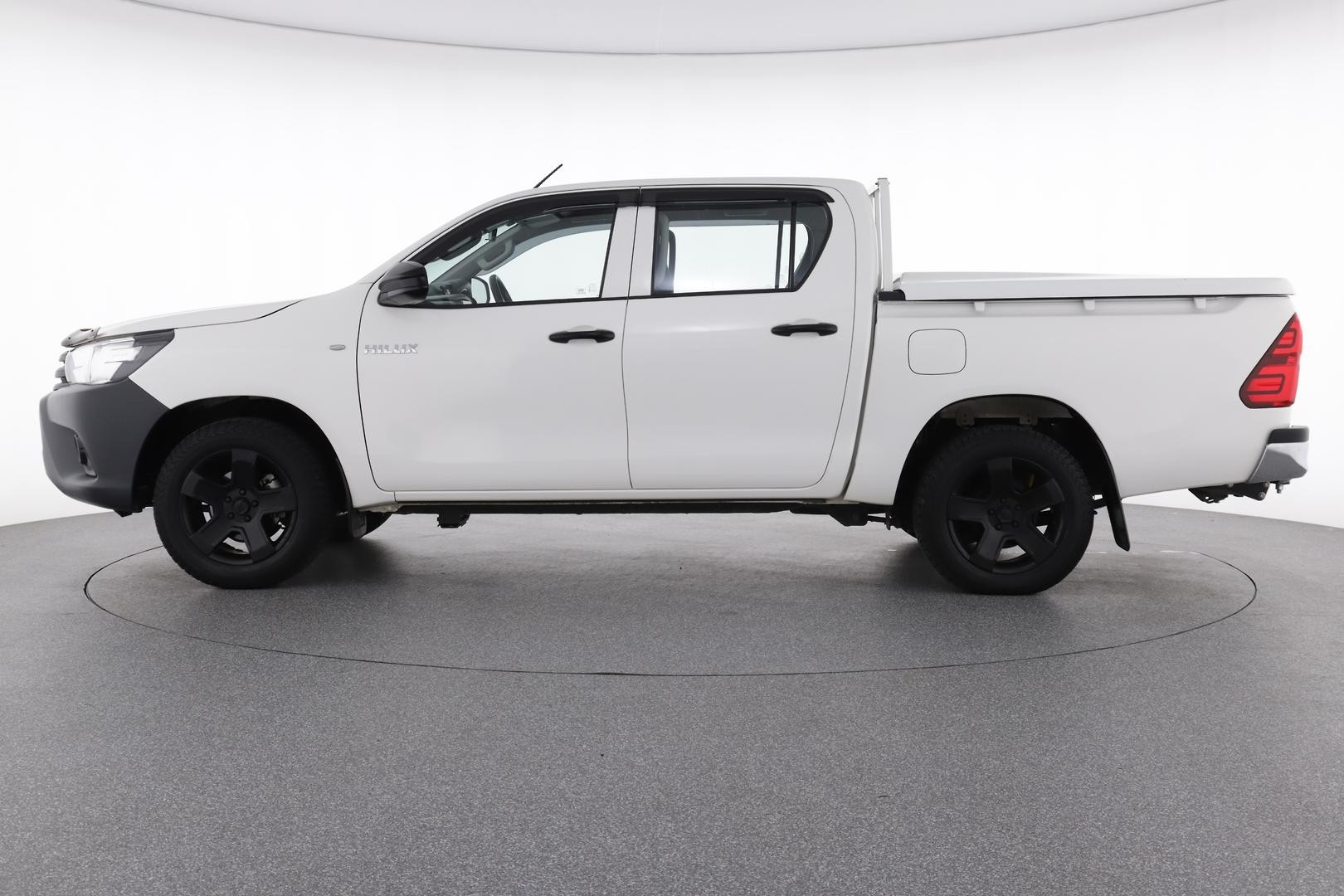 Toyota Hilux image 3