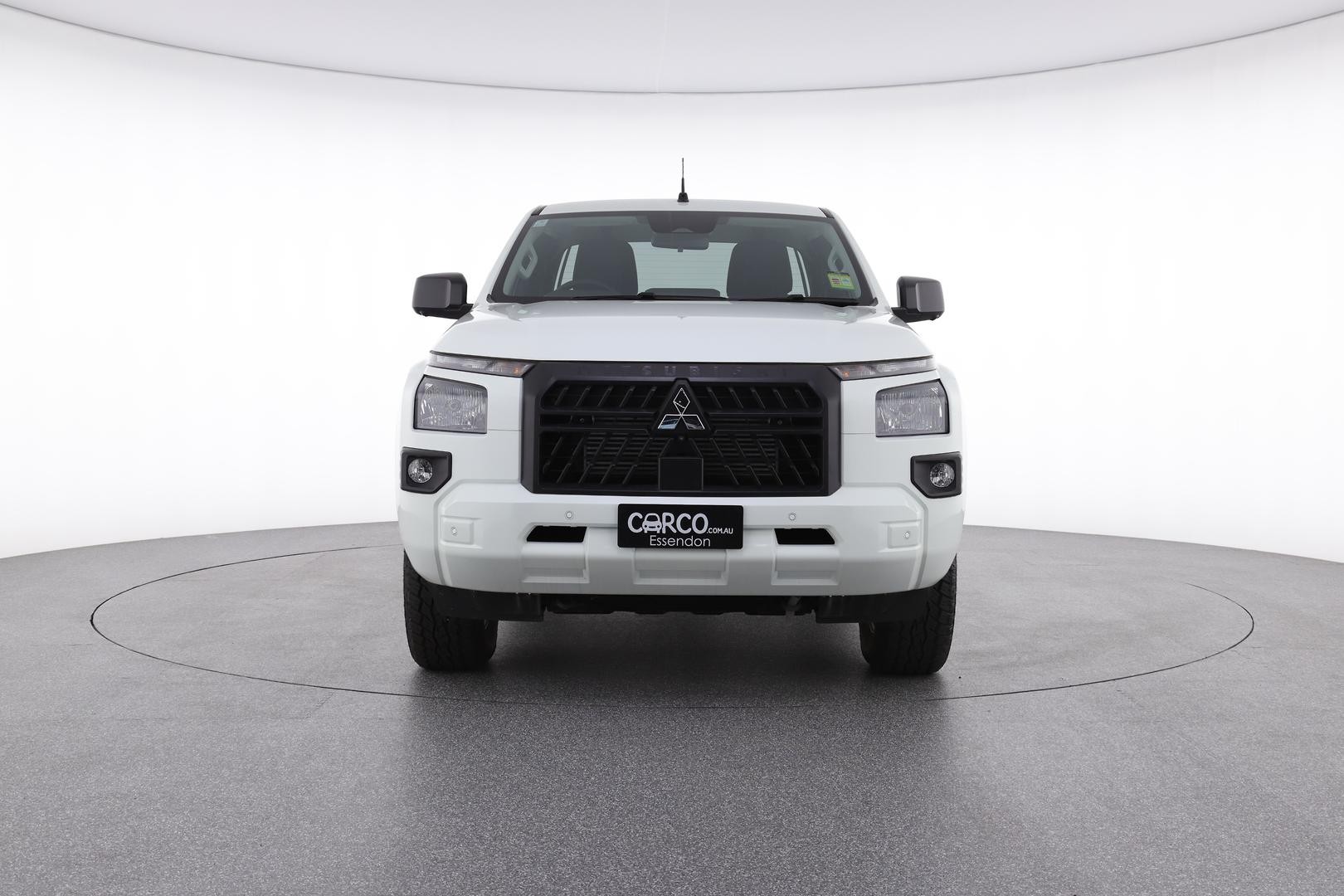 Mitsubishi Triton image 2