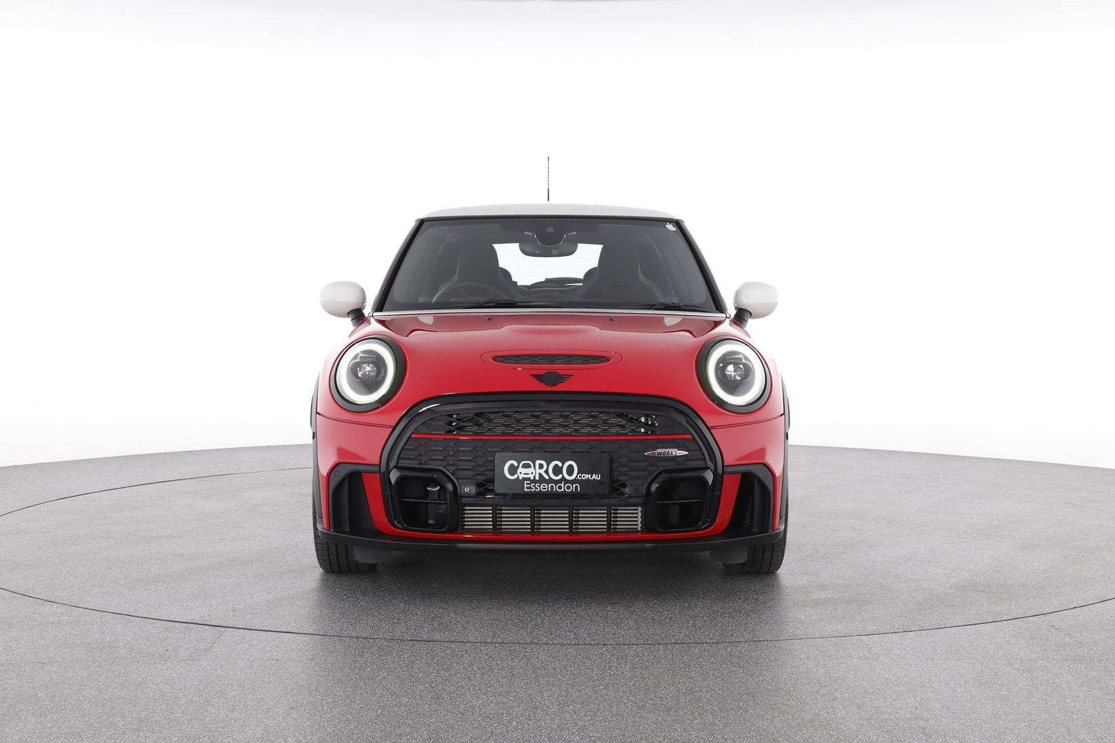 Mini Hatch image 2