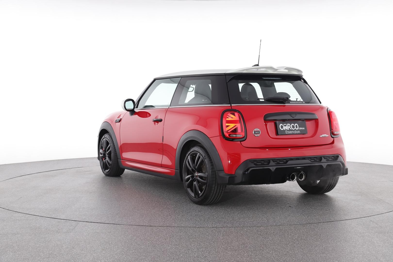 Mini Hatch image 4