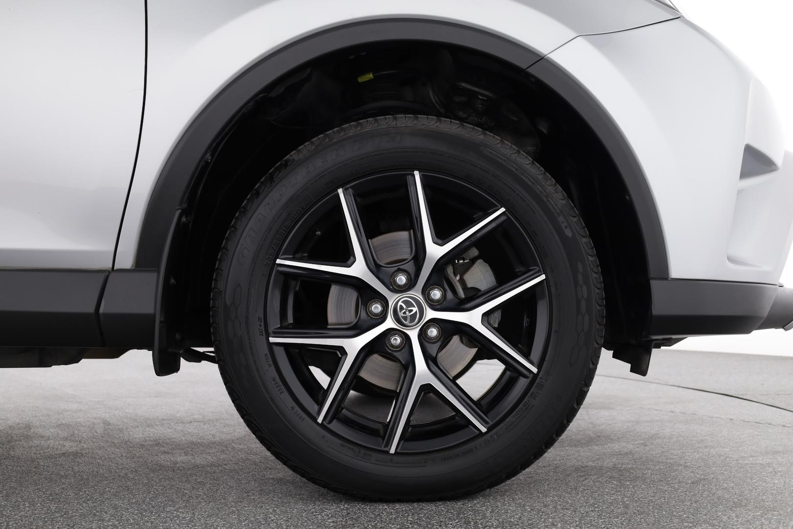 Toyota Rav4 image 3