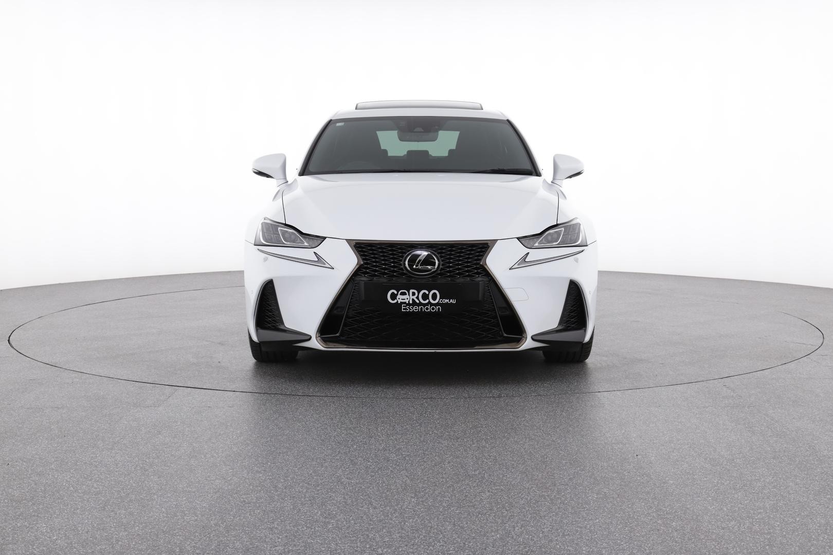 Lexus Is image 2