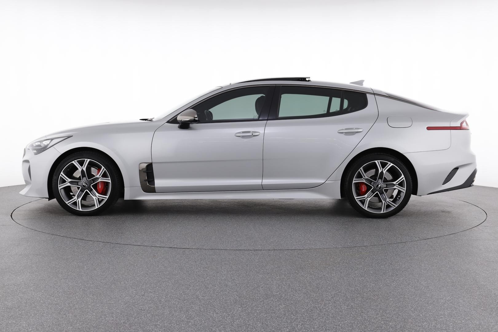 Kia Stinger image 3