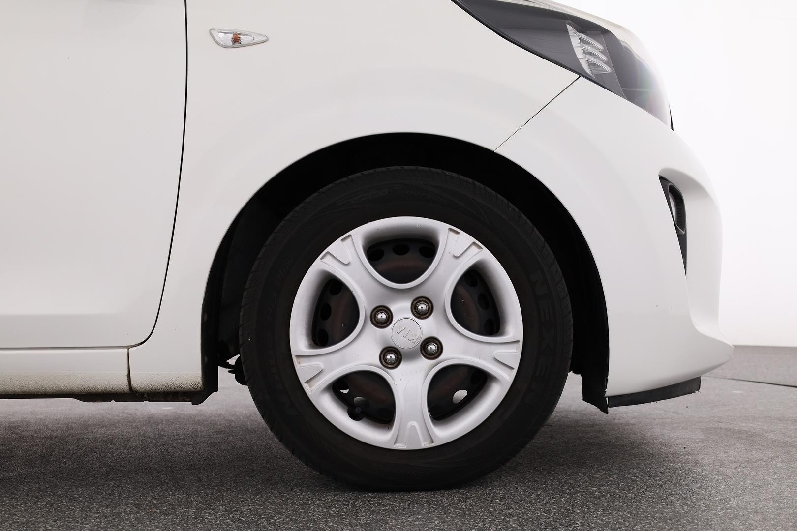 Kia Picanto image 3