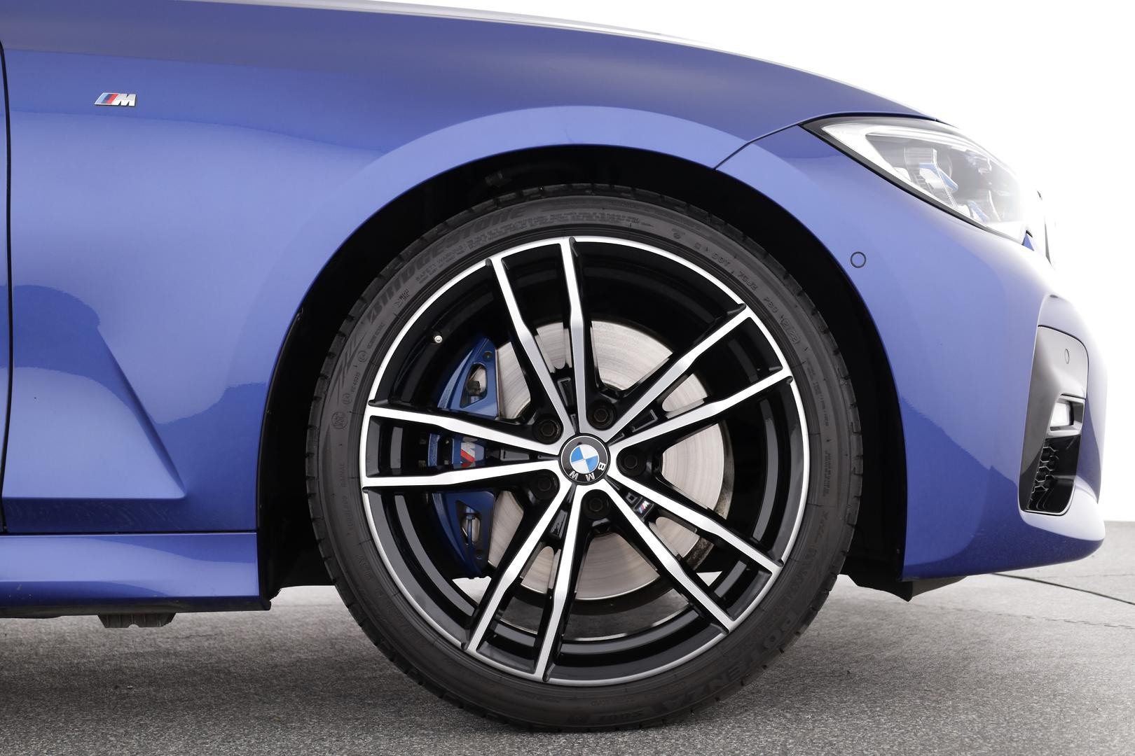 BMW 3 Series image 3