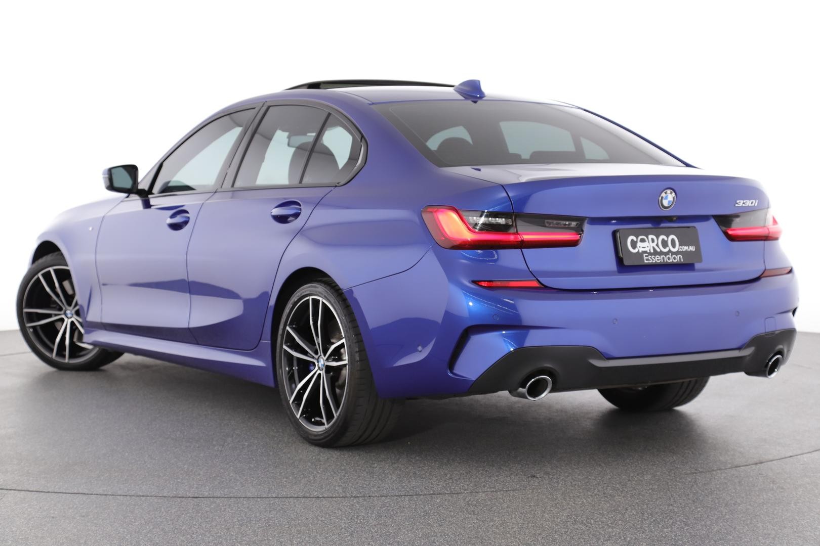 BMW 3 Series image 2