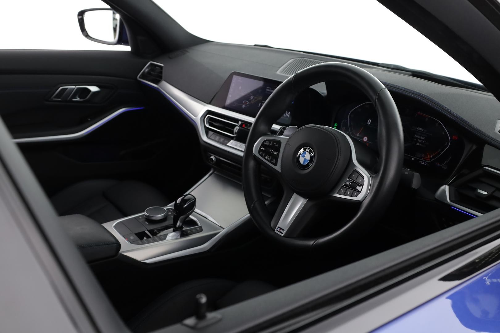 BMW 3 Series image 4