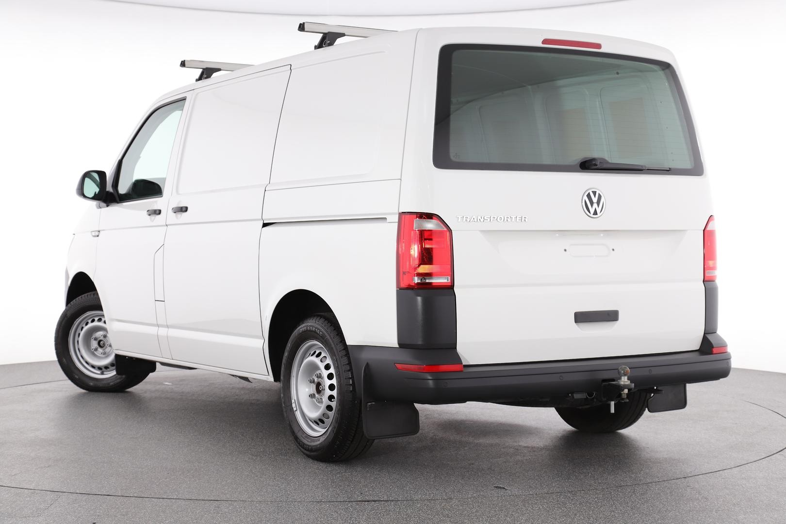 Volkswagen Transporter image 2