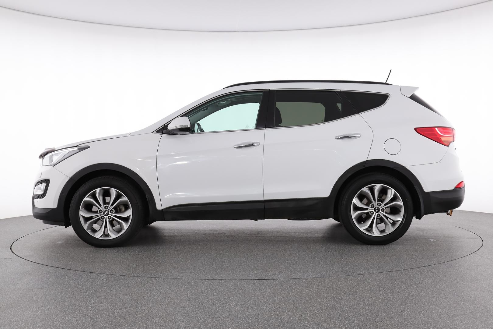 Hyundai Santa Fe image 4
