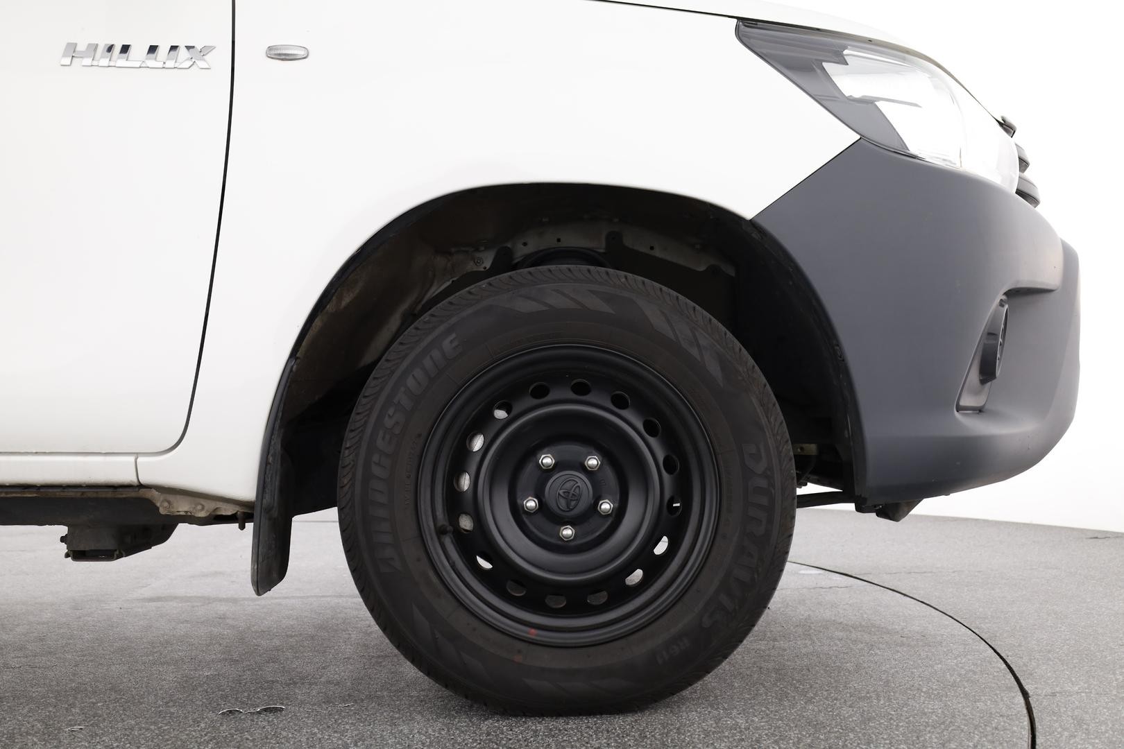 Toyota Hilux image 3