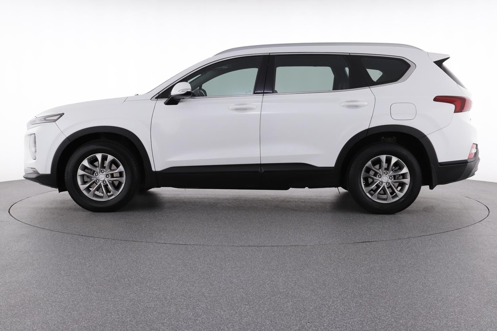 Hyundai Santa Fe image 3