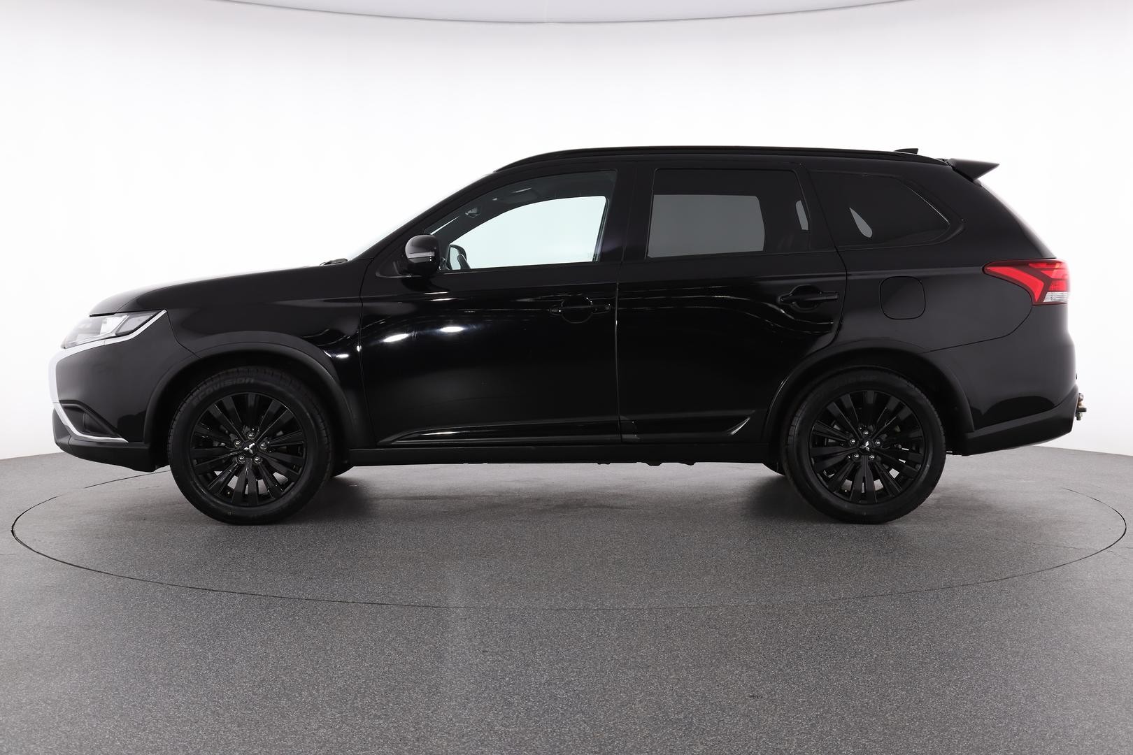 Mitsubishi Outlander image 4