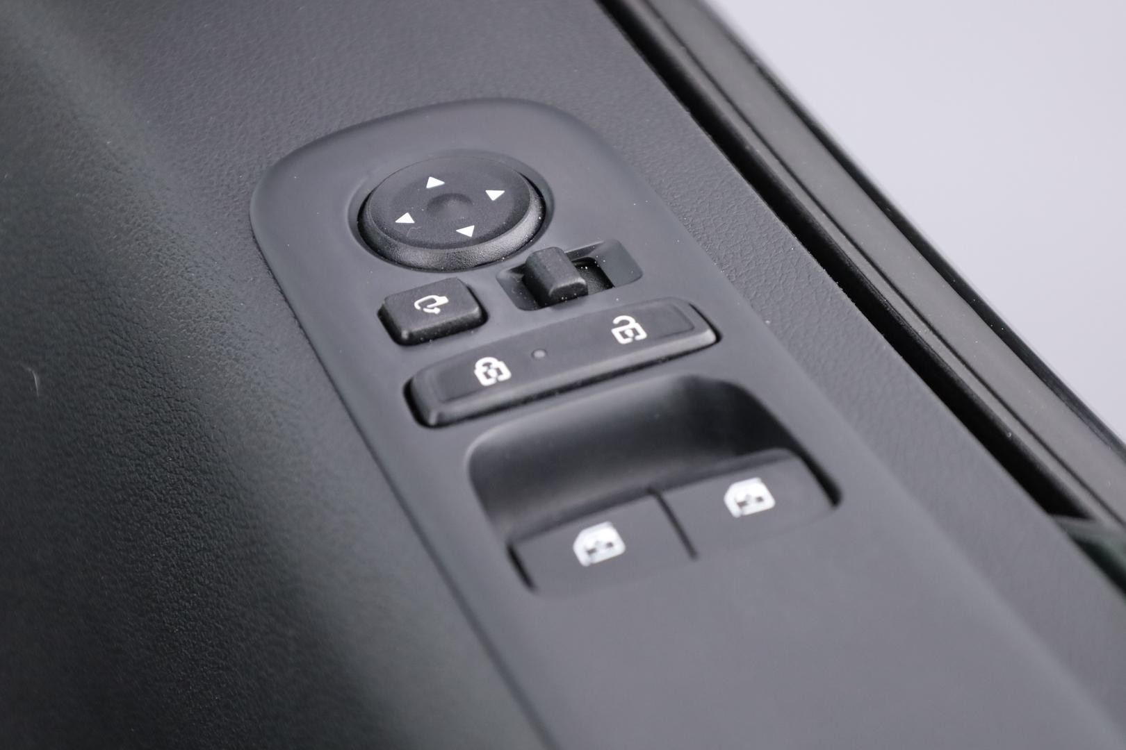 Hyundai Staria image 4