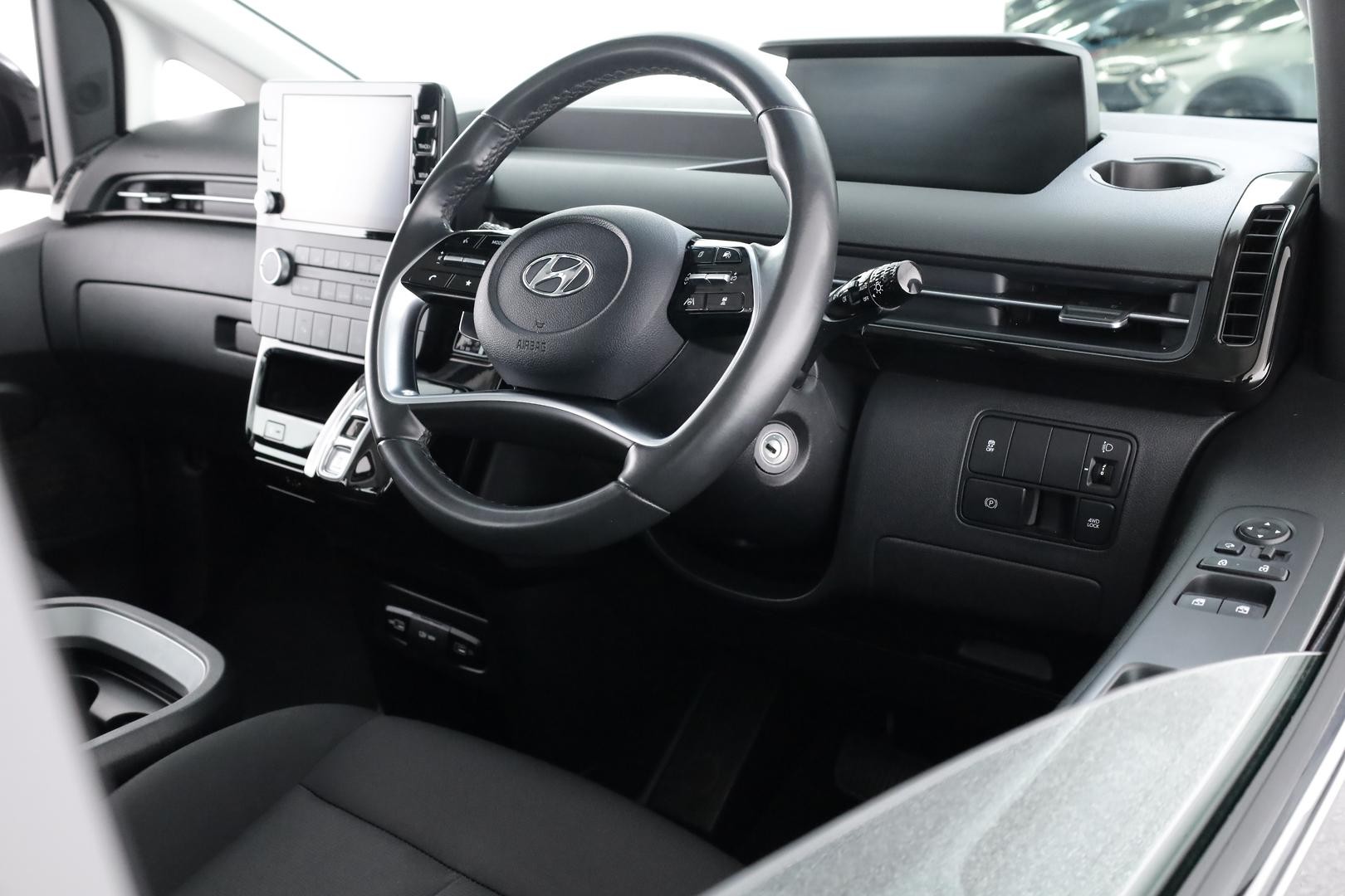 Hyundai Staria image 3