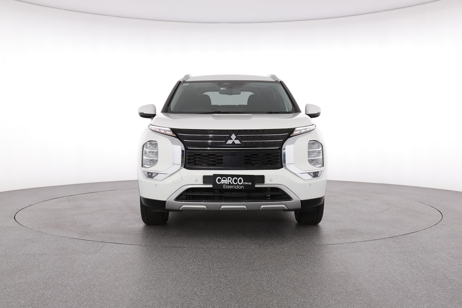 Mitsubishi Outlander image 3