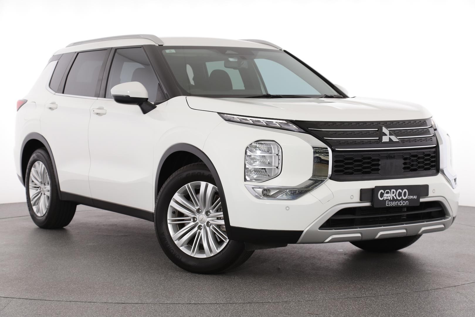 Mitsubishi Outlander image 1