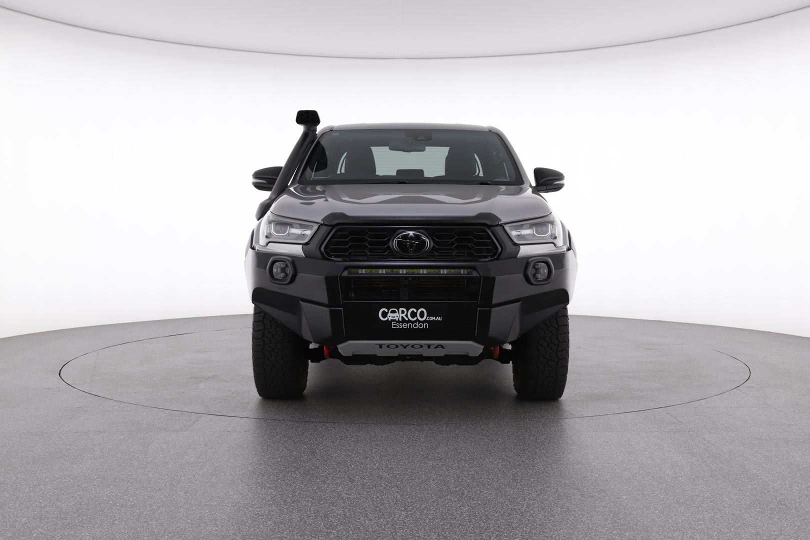 Toyota Hilux image 2