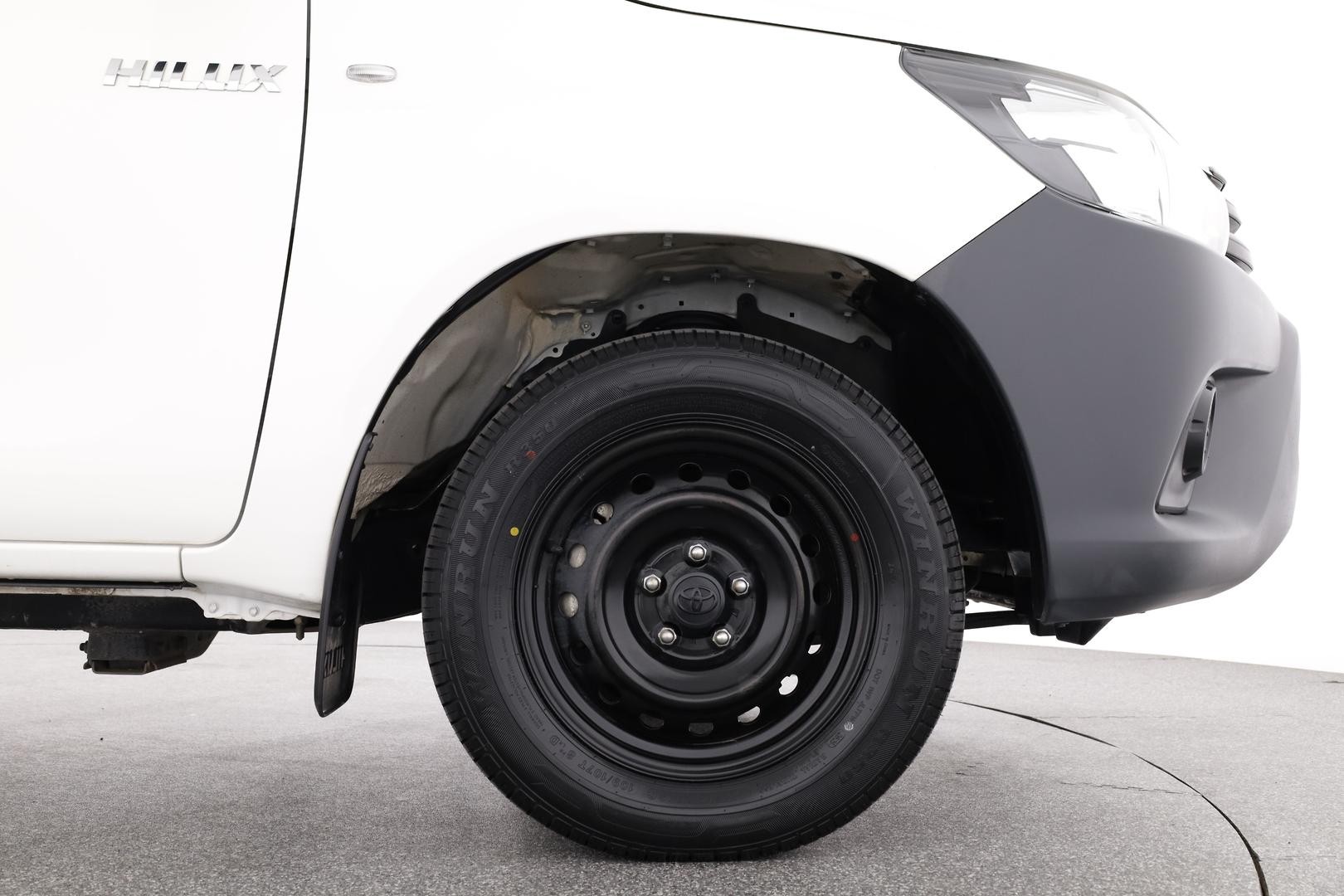 Toyota Hilux image 3