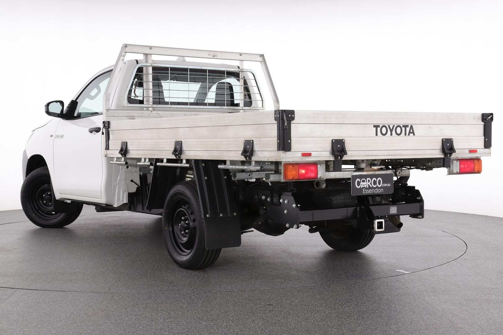 Toyota Hilux image 2