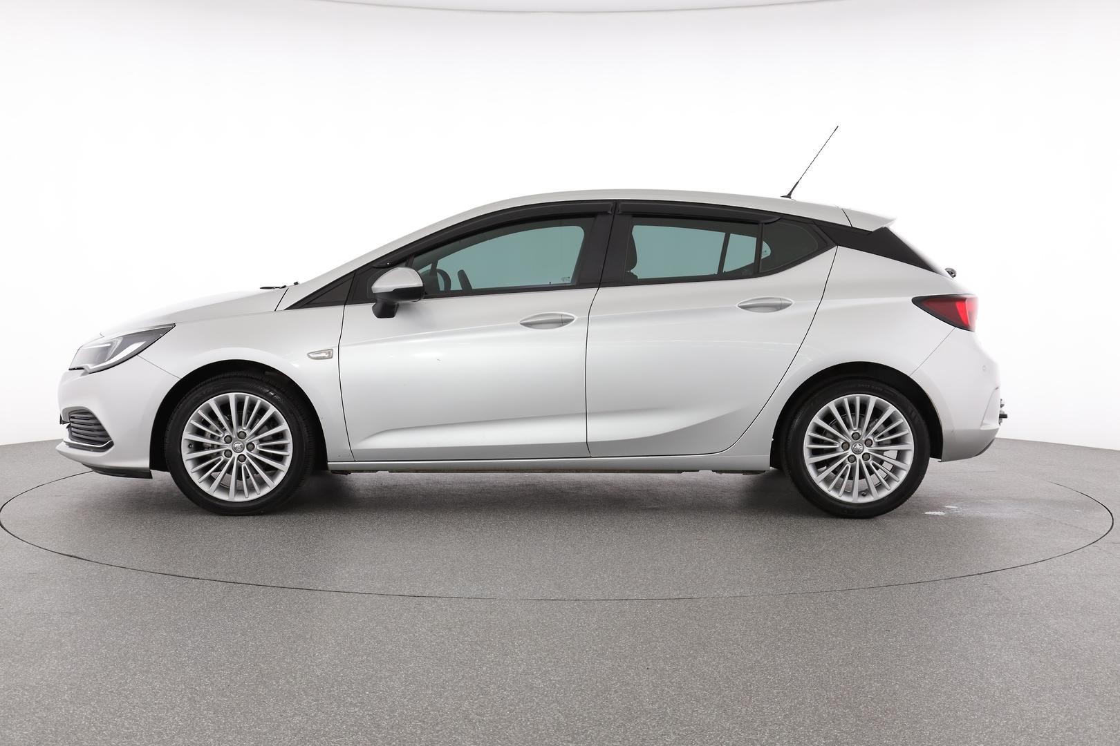 Holden Astra image 4