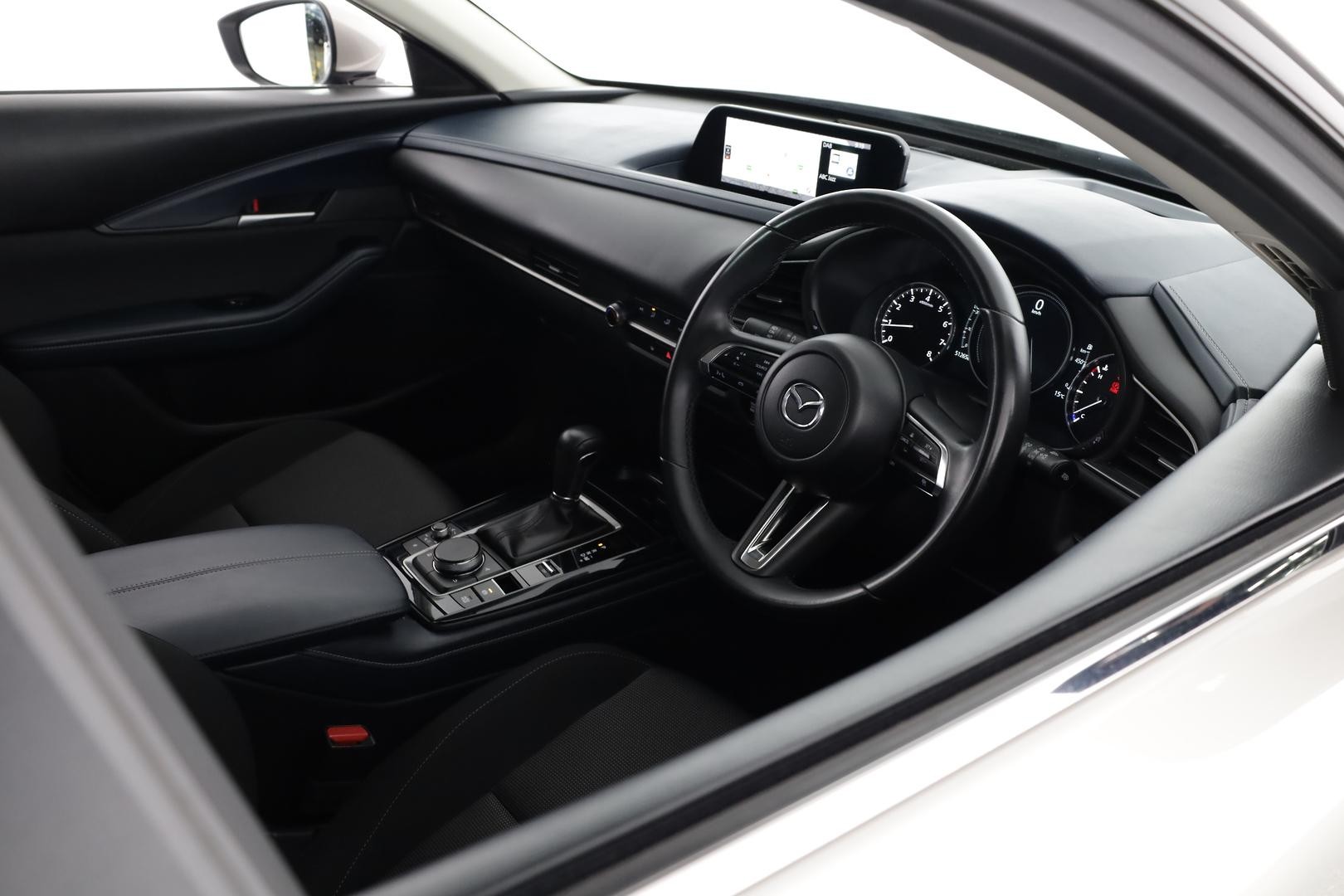 Mazda Cx-30 image 4