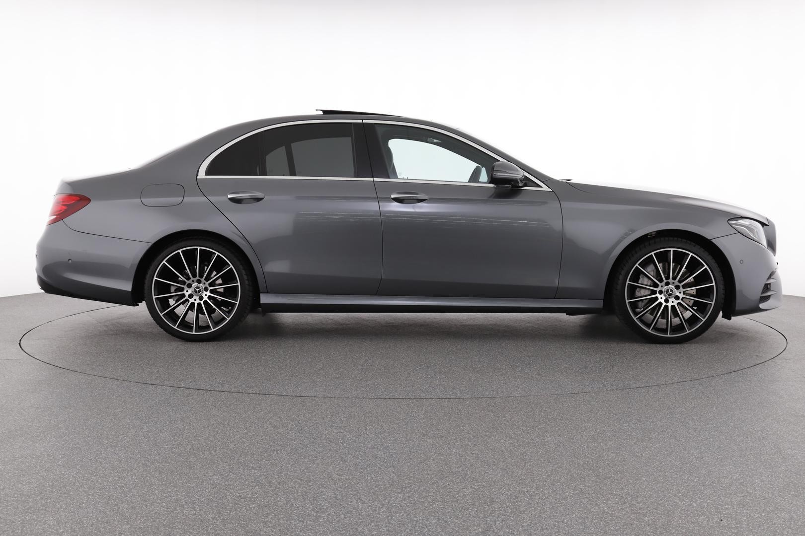 Mercedes Benz E-class image 3