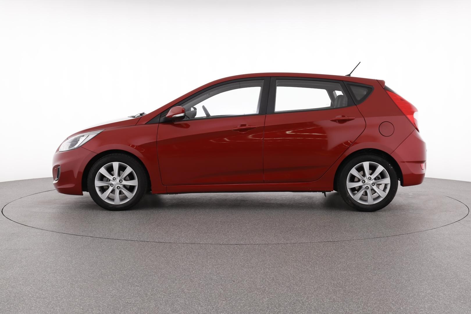 Hyundai Accent image 3