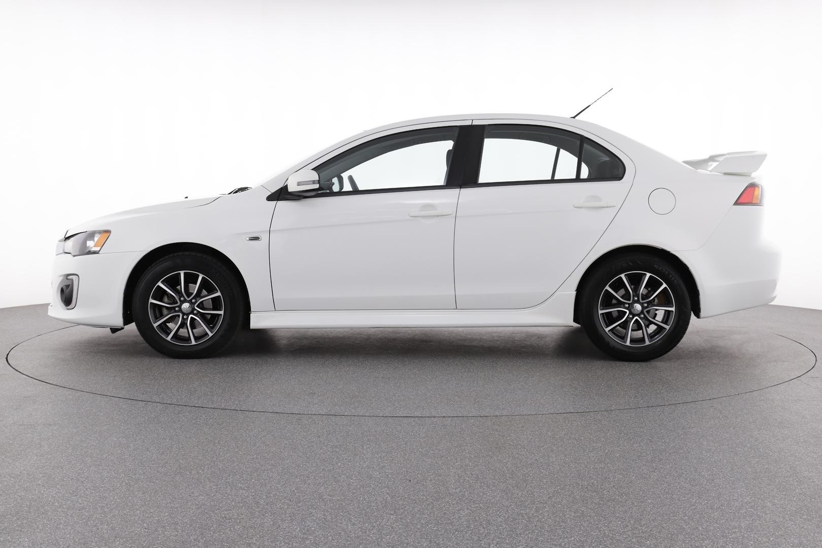 Mitsubishi Lancer image 3