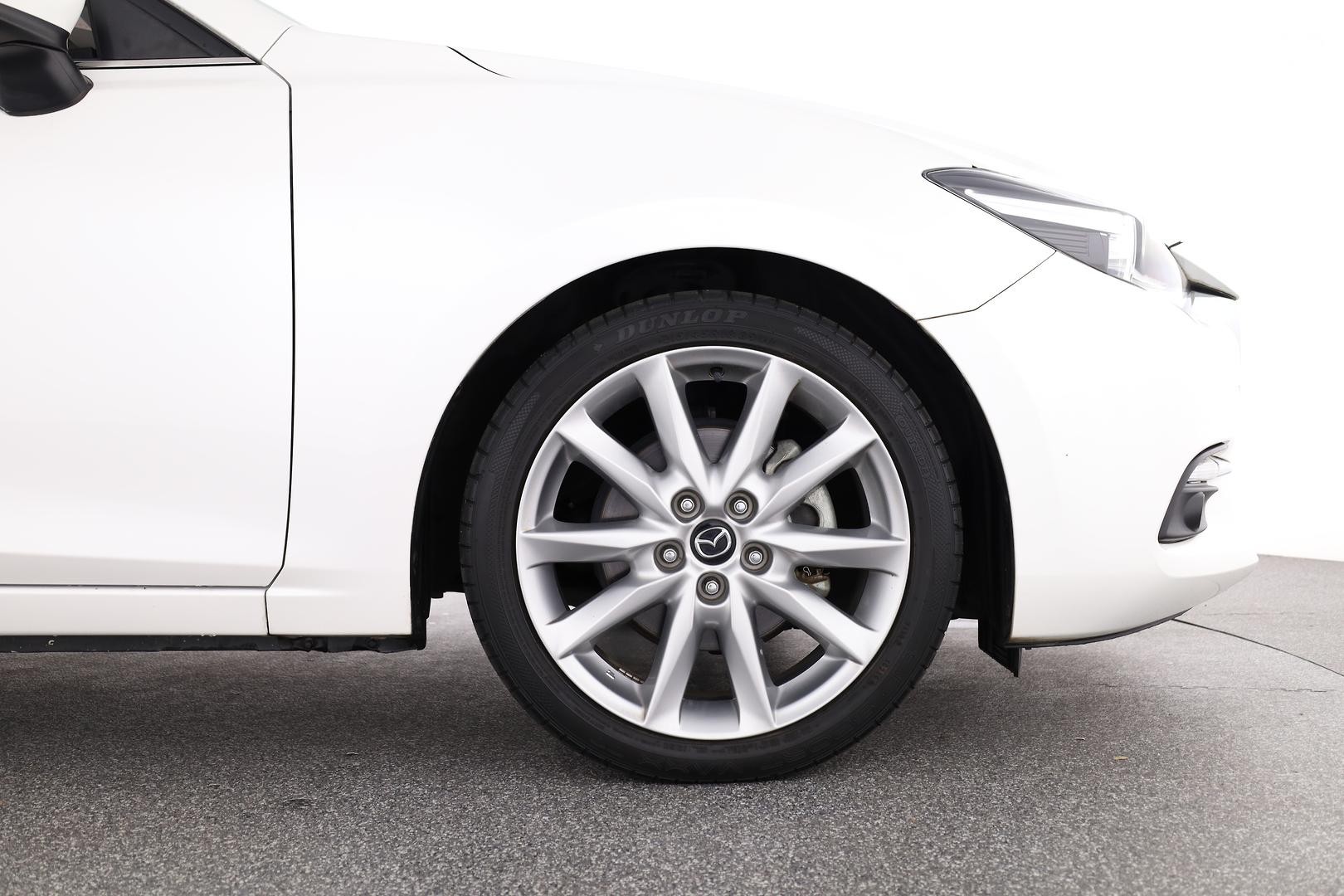 Mazda 3 image 3
