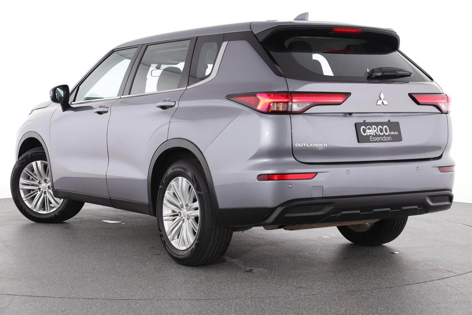 Mitsubishi Outlander image 2
