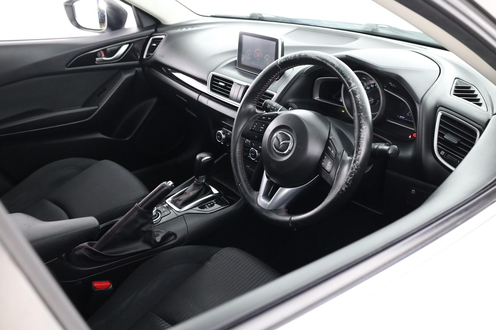 Mazda 3 image 4