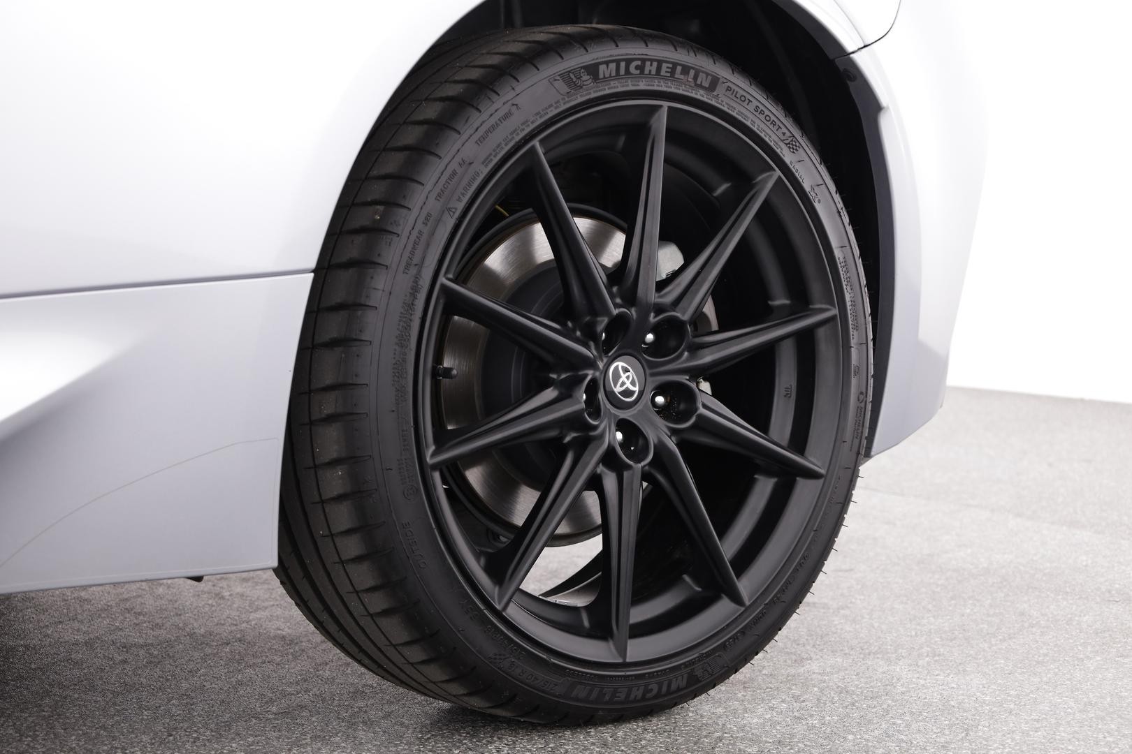 Toyota Gr86 image 3
