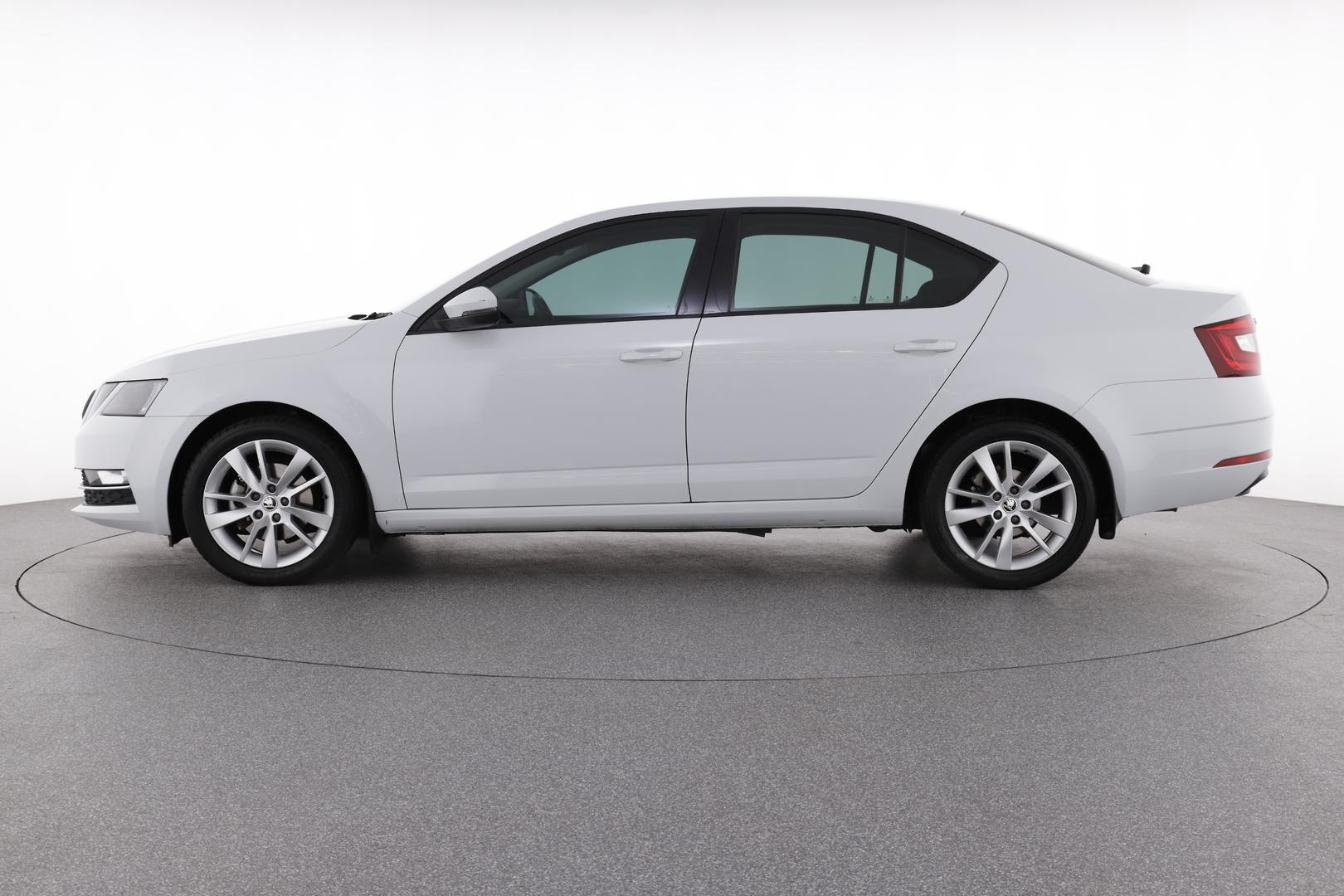 Skoda Octavia image 3