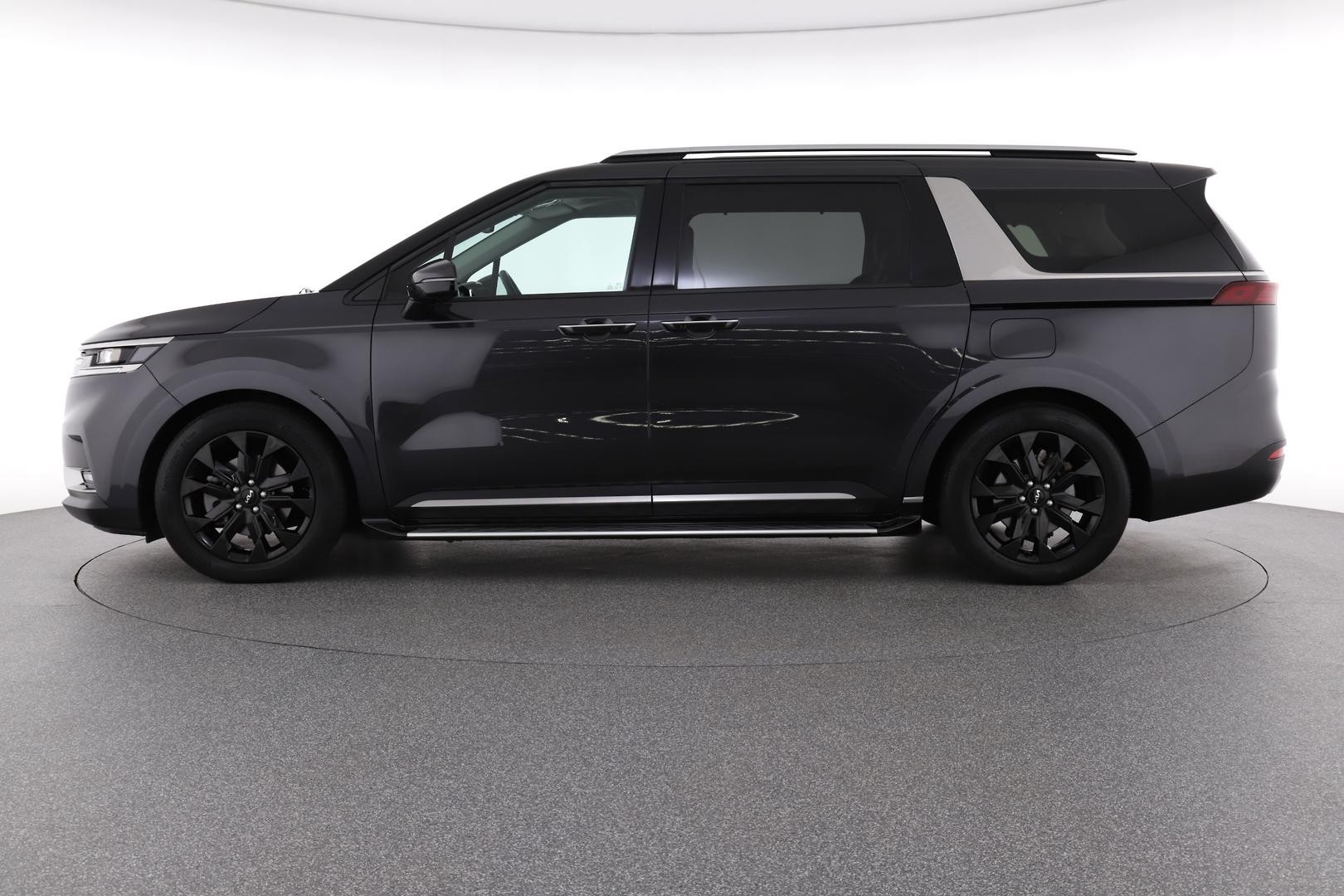 Kia Carnival image 3