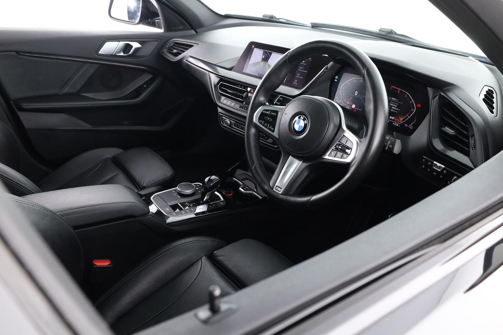 BMW 1 Series image 4