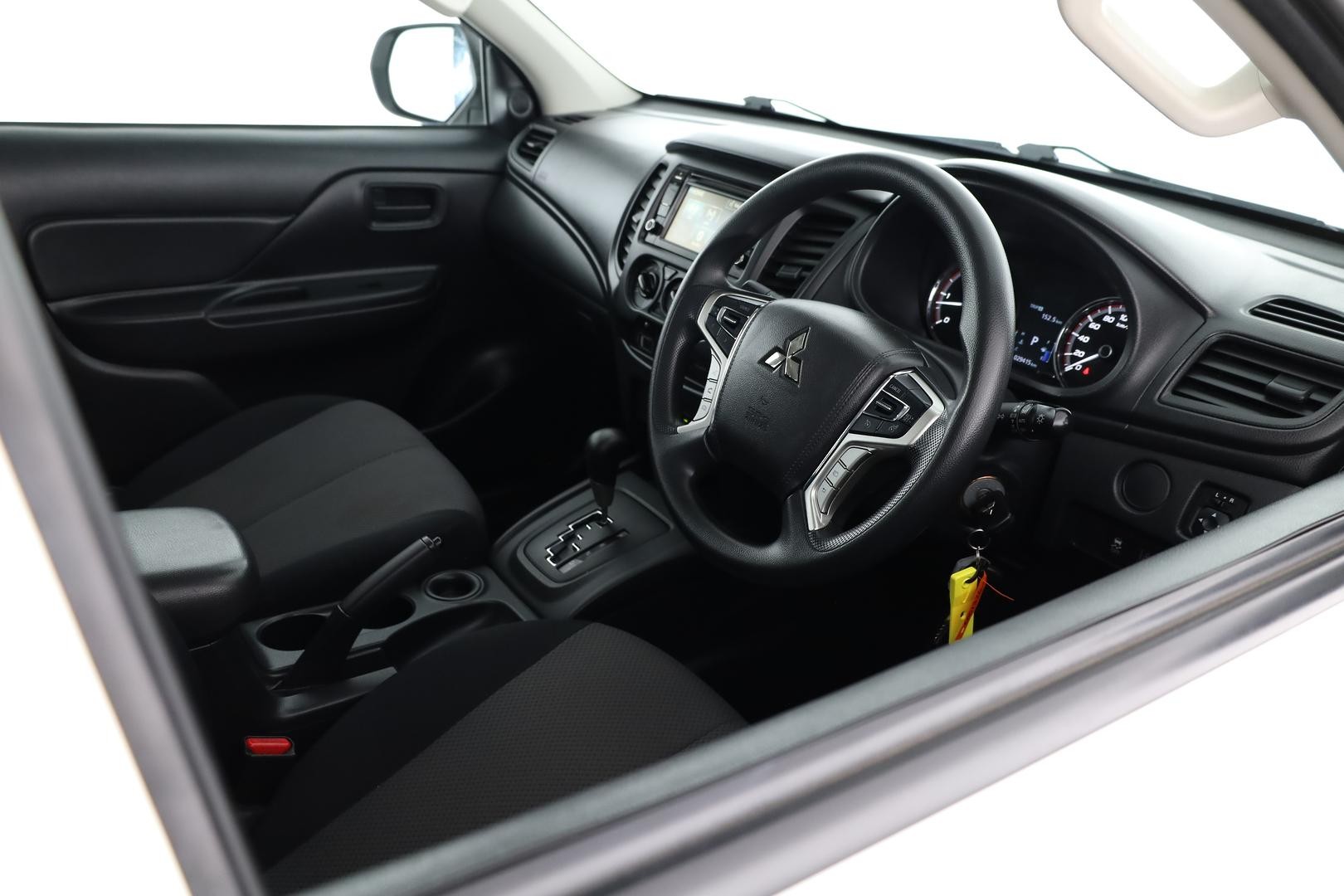 Mitsubishi Triton image 4