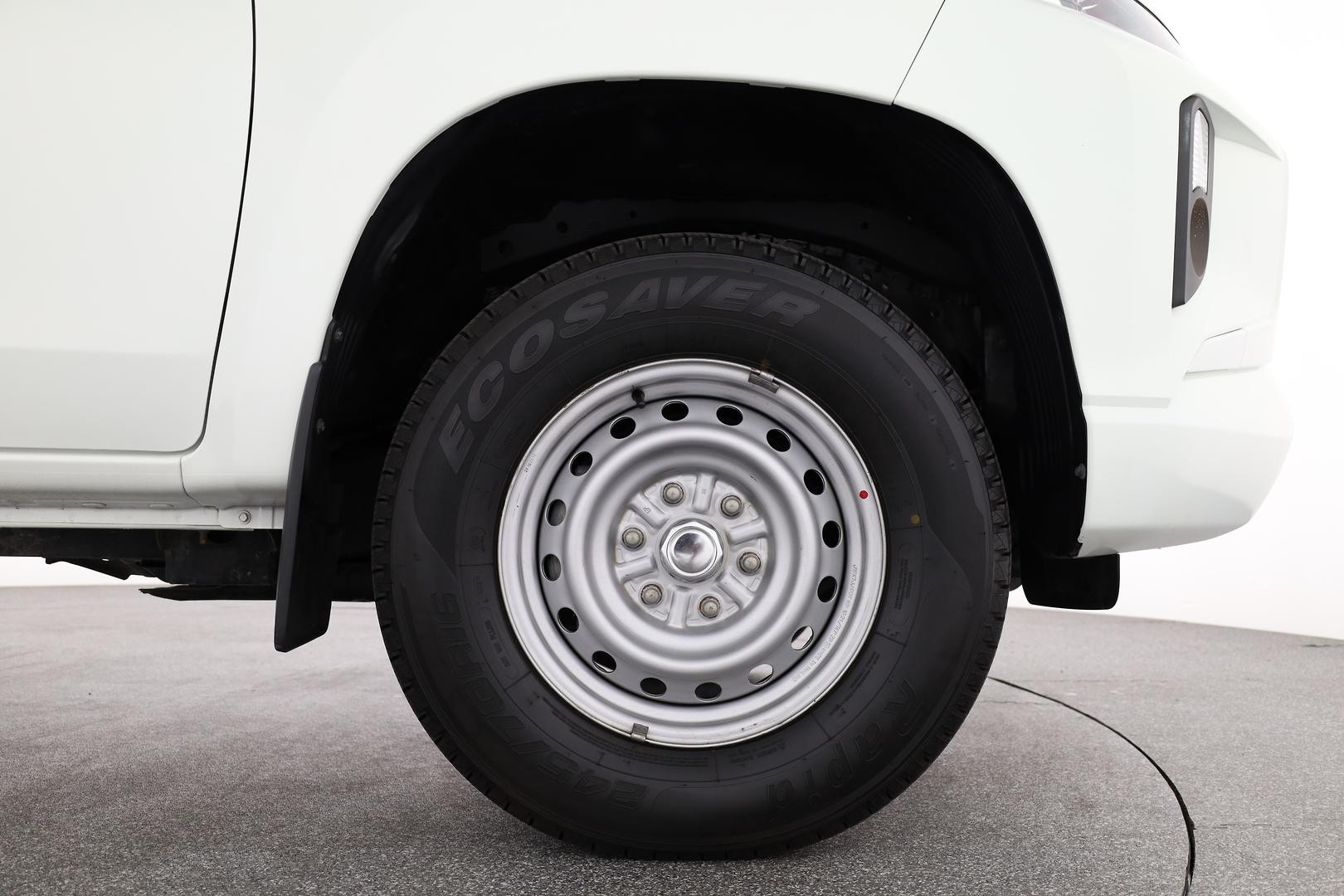 Mitsubishi Triton image 3