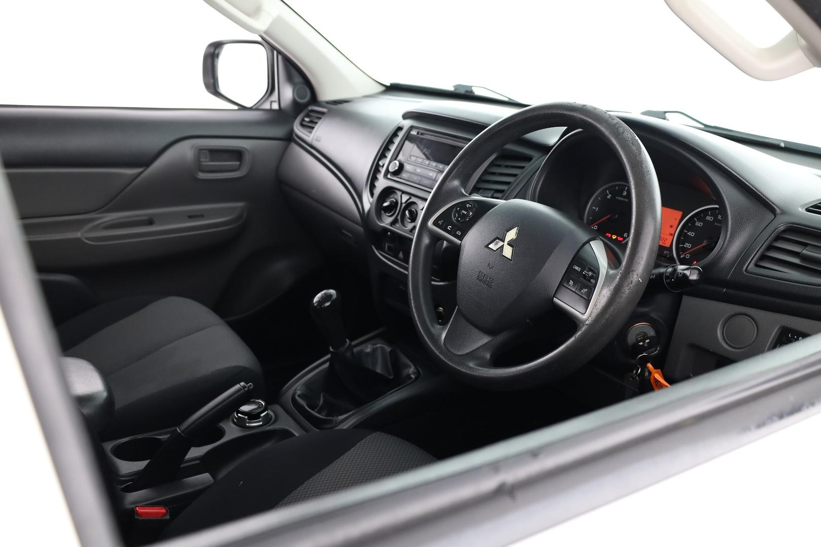 Mitsubishi Triton image 4