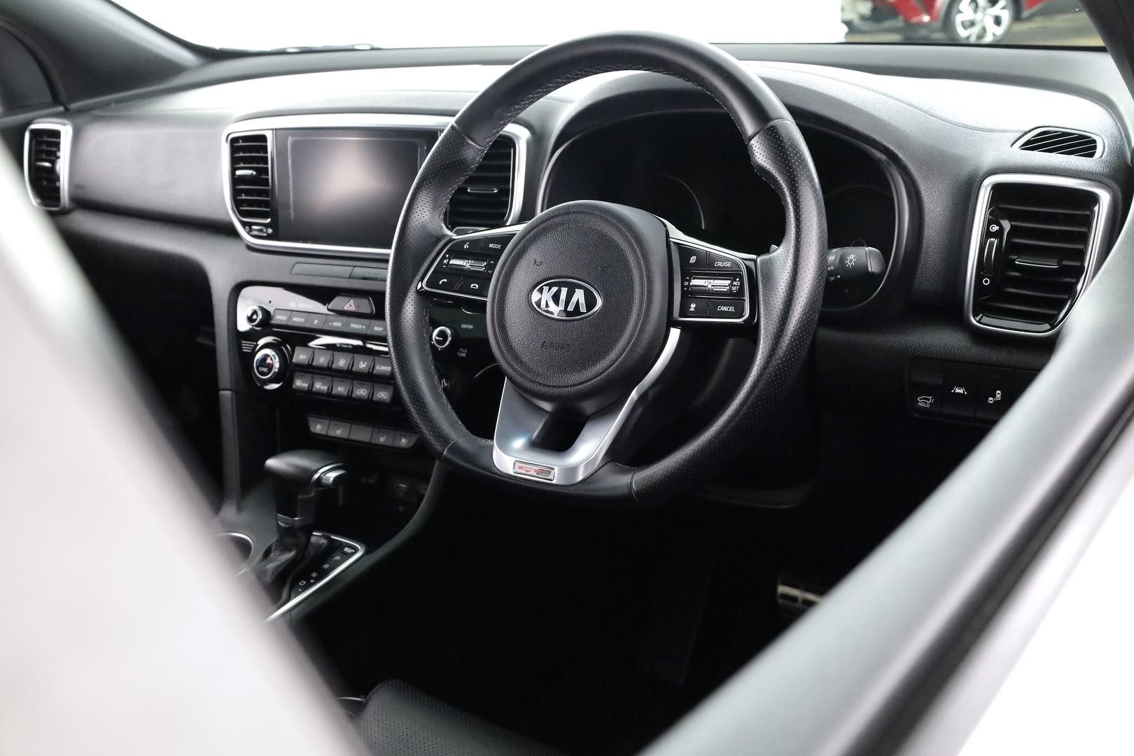 Kia Sportage image 2
