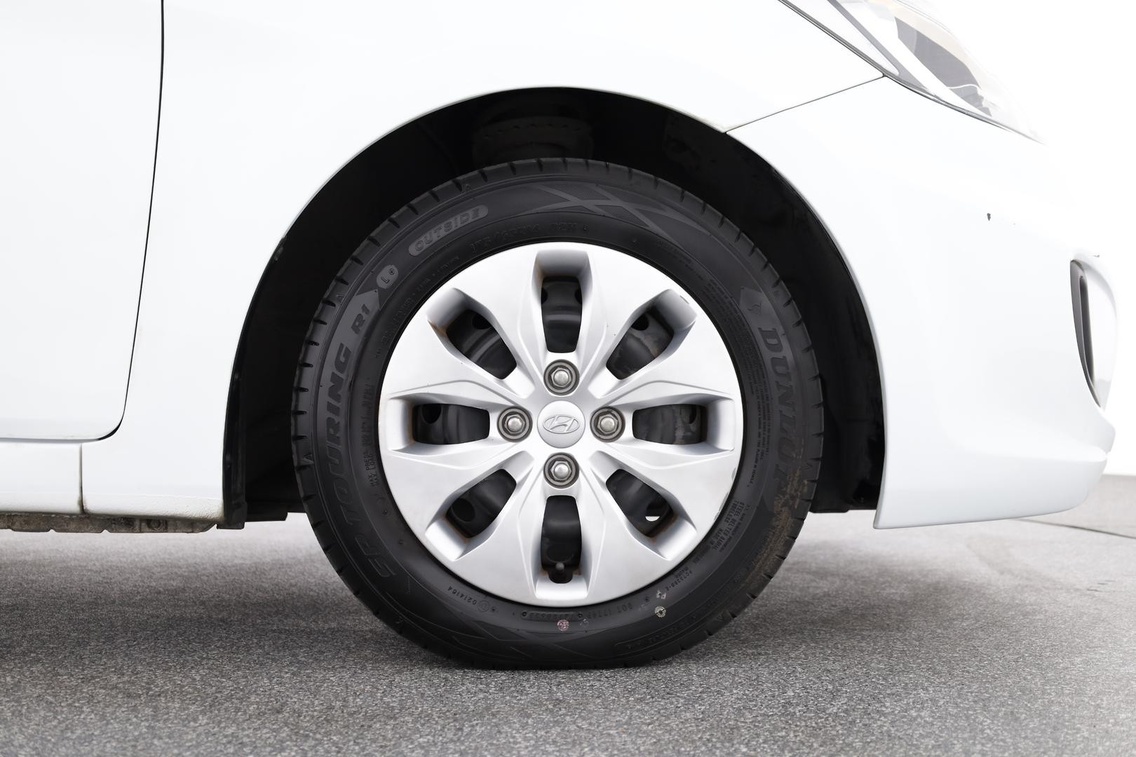 Hyundai Accent image 3