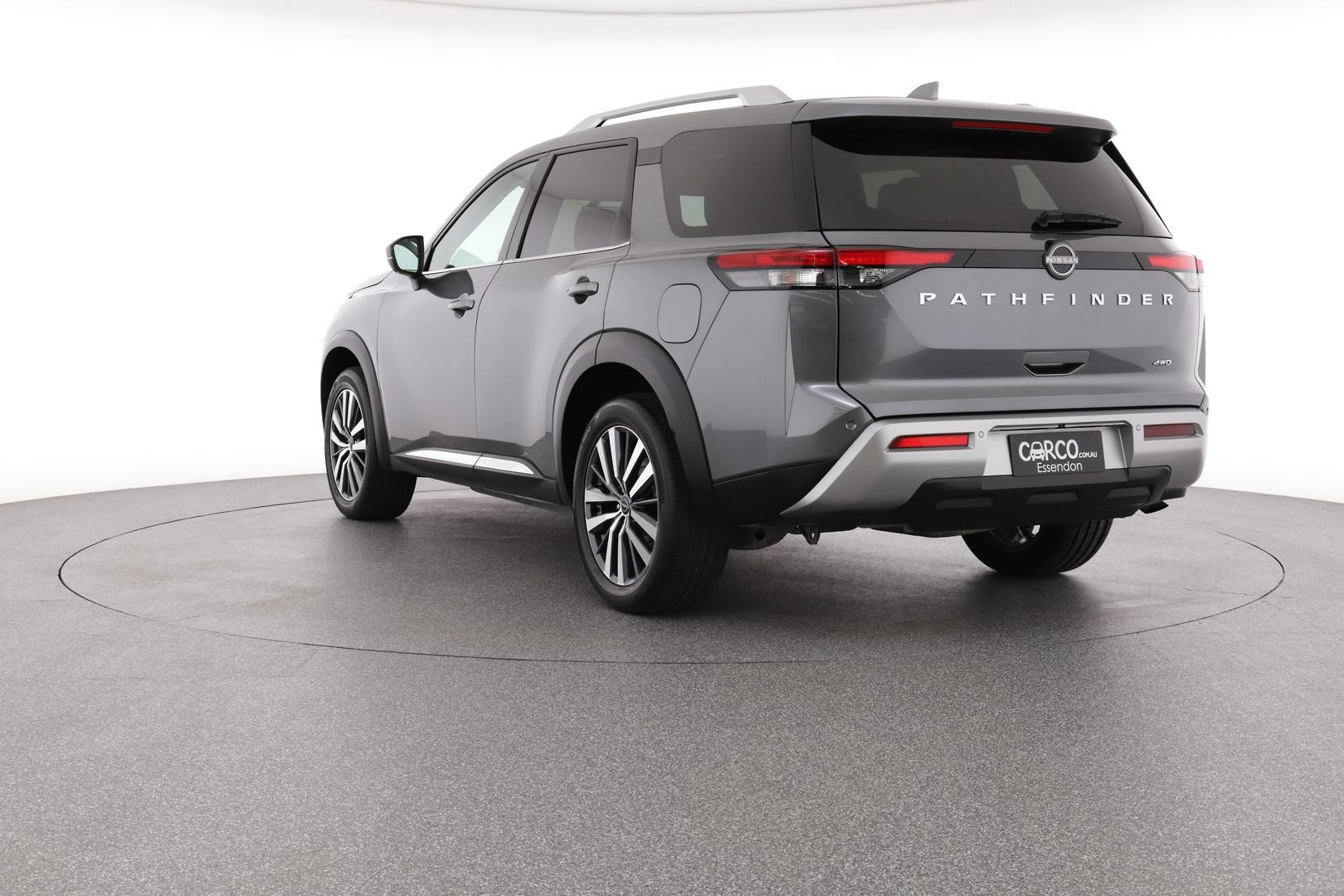 Nissan Pathfinder image 4