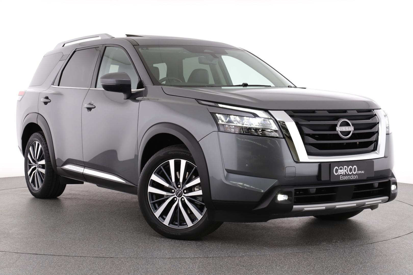 Nissan Pathfinder image 1